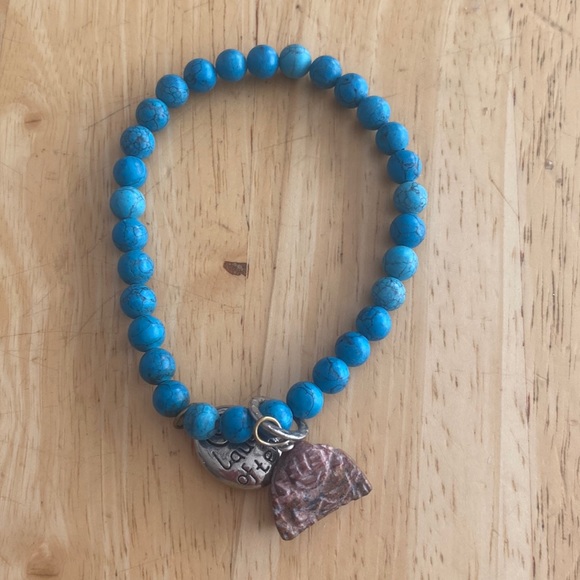 Blue turquoise colored round beaded bracelet with charms Stretch - Picture 2 of 3